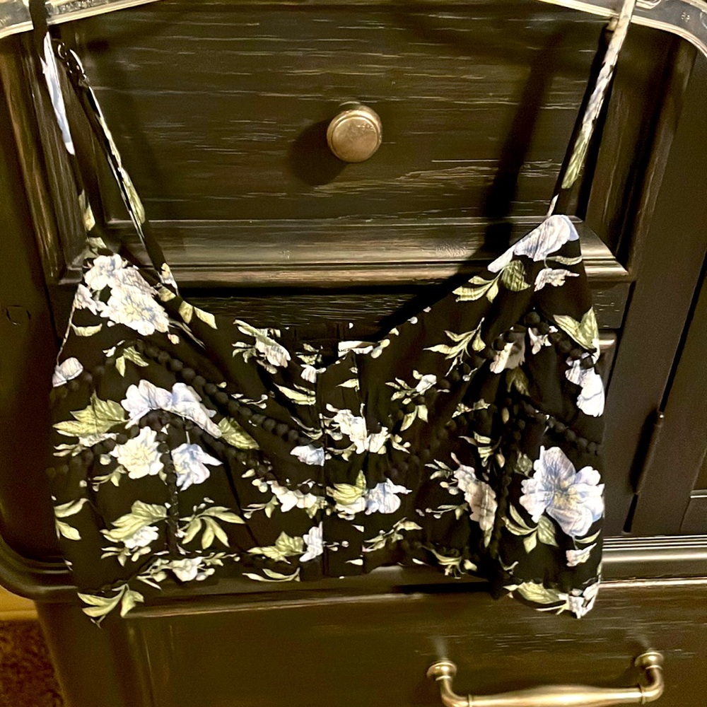 American Eagle Floral Cropped Strappy Tank Top